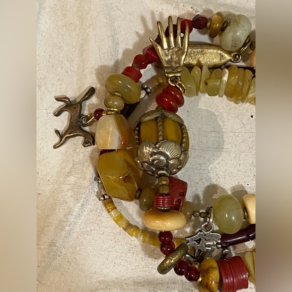 Amber, Agate & Coral Bracelet - Picture 6 of 9
